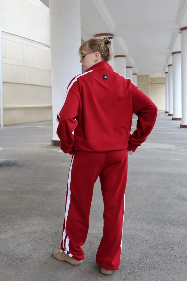 Костюм с лампасами