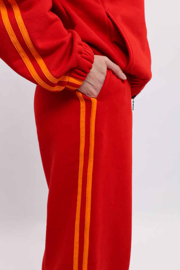 Джоггеры с лампасами красные