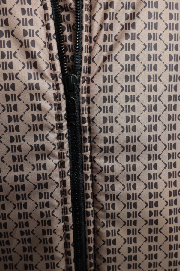 Бомбер логомания