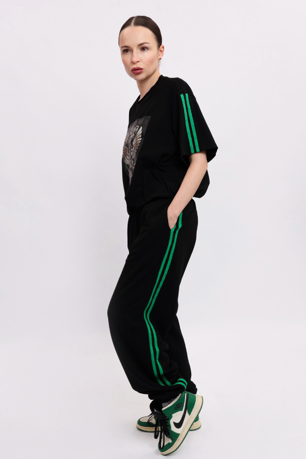 Джоггеры с лампасами черные