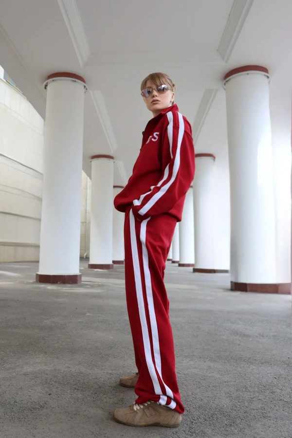 Костюм с лампасами