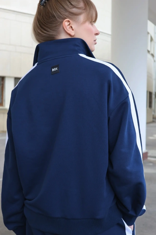 Костюм с лампасами