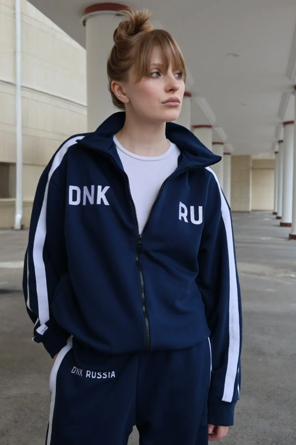 Костюм с лампасами