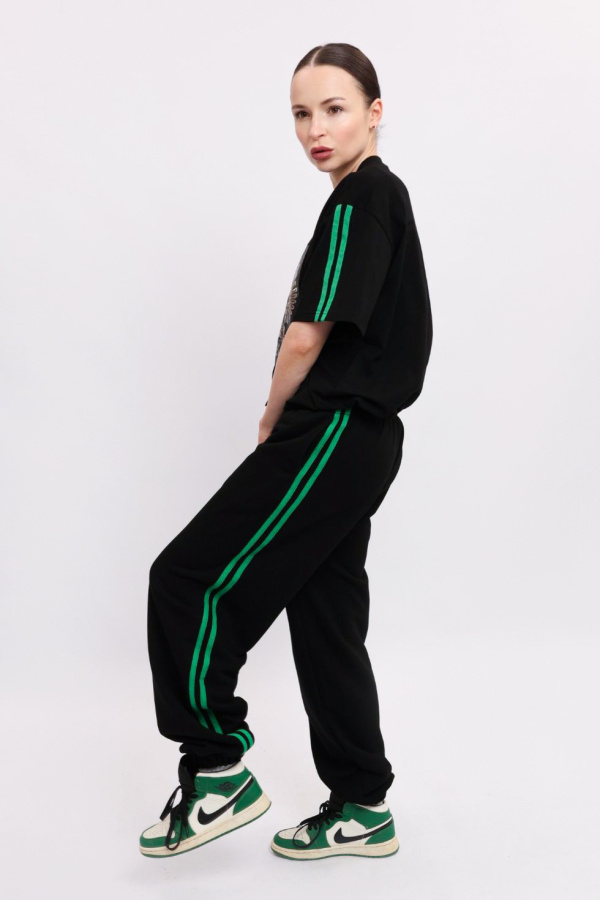 Джоггеры с лампасами черные